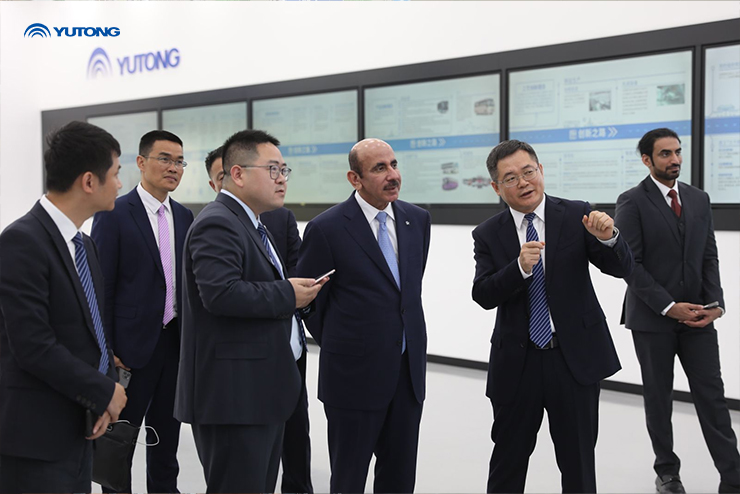 Qatars Minister of Transport Meets with Yutong Bus Chairman to Strengthen Cooperation in Sustainable Transport