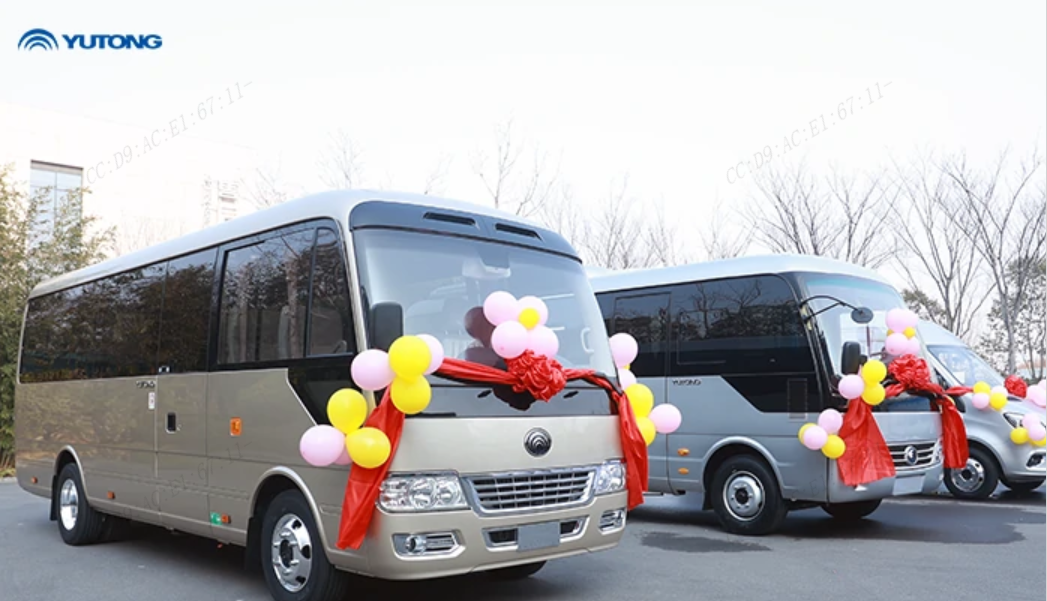 Delivery ceremony for 20 Yutong V6 vans, 10 units of T7, and 10 units D7, for Côte d'Ivoire ​