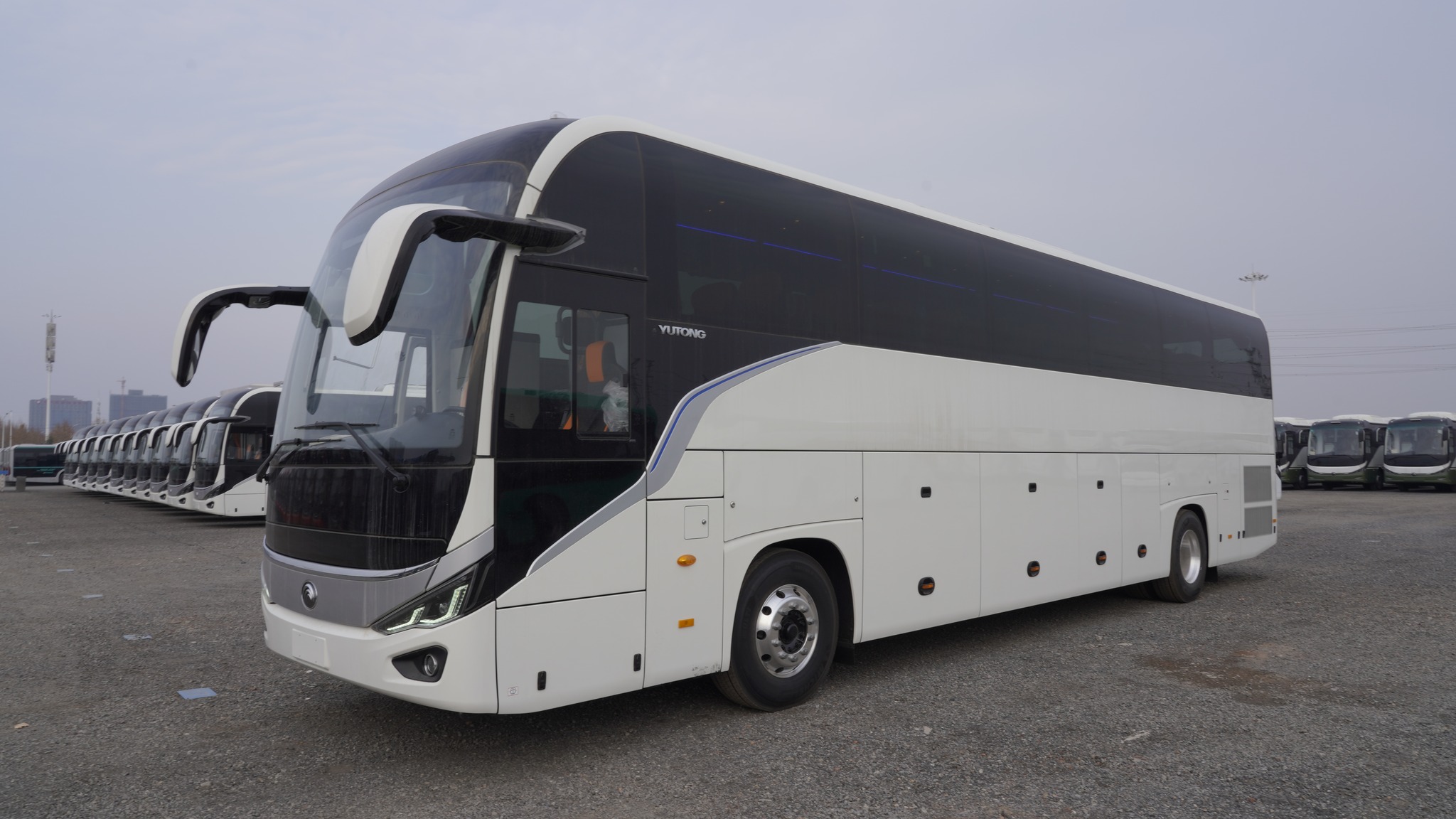 Yutong C13PRO Buses Shipped to Saudi Arabia, Strengthening Premium Intercity Transport