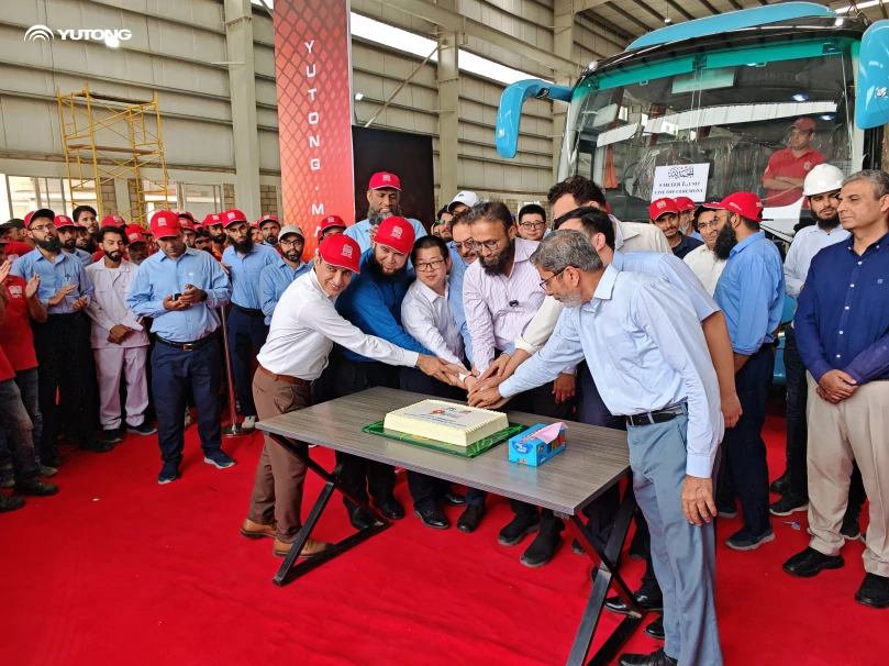 Yutong’s commitment to localization: The first Pakistani KD-assembled 9INE rolled off the production line