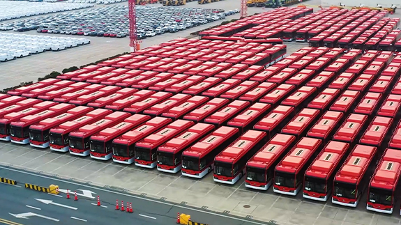 China's largest export order to Chile in Q1 -Yutong Bus has completed the historic delivery of 214 new energy buses to Chile, adding impetus to Chile's public mobility