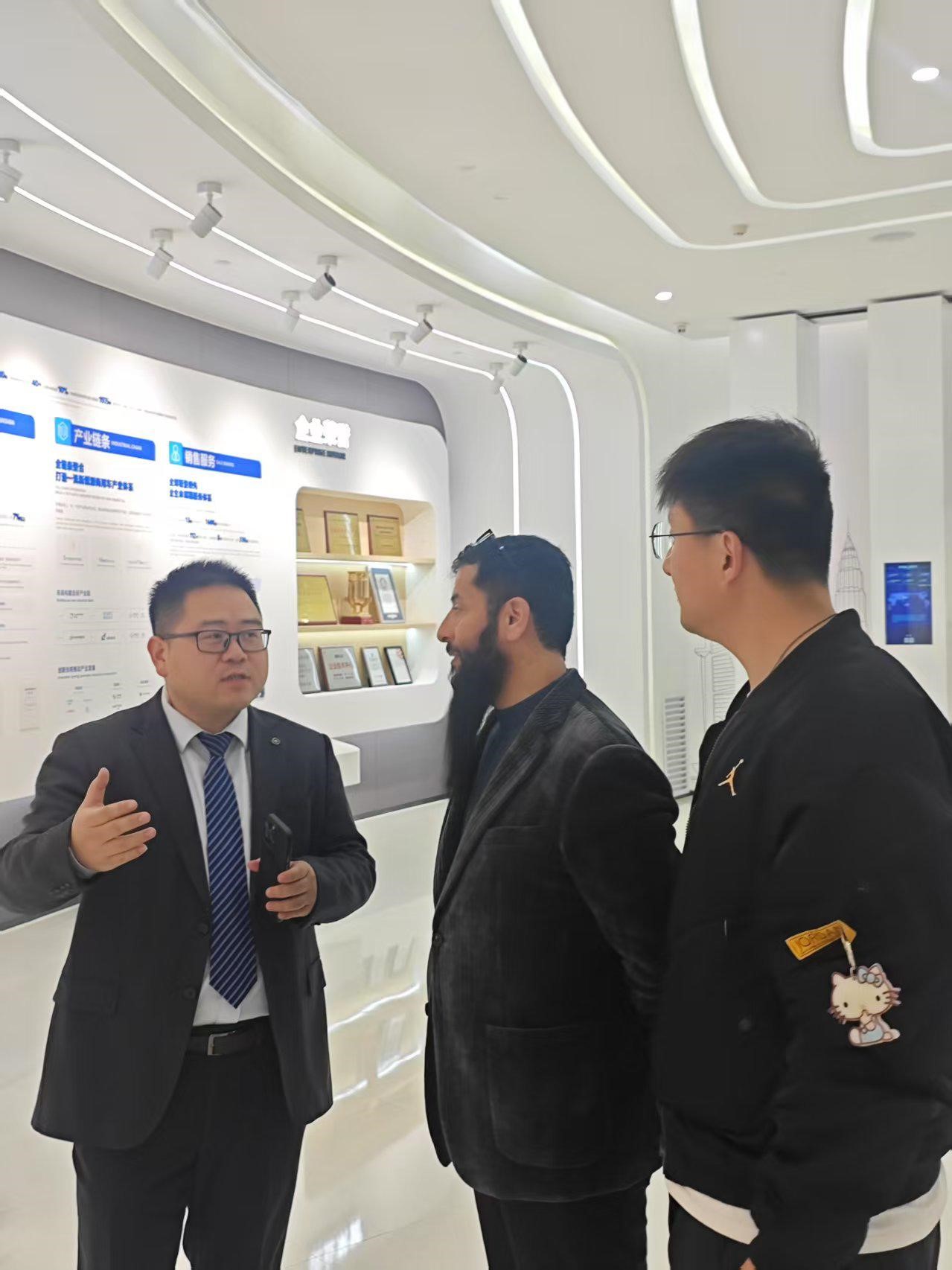 Yutong Welcomes Sheikh Ahmed Abu Mahfouz to Strengthen Cooperation in the Jordanian Transport Sector